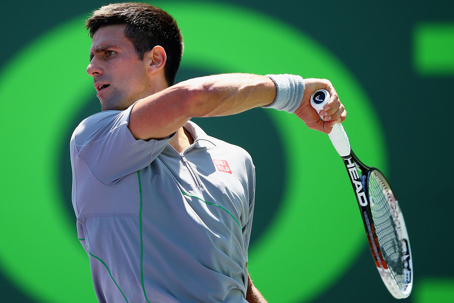 Djokovic avanza a cuartos del Masters 1000 de Miami