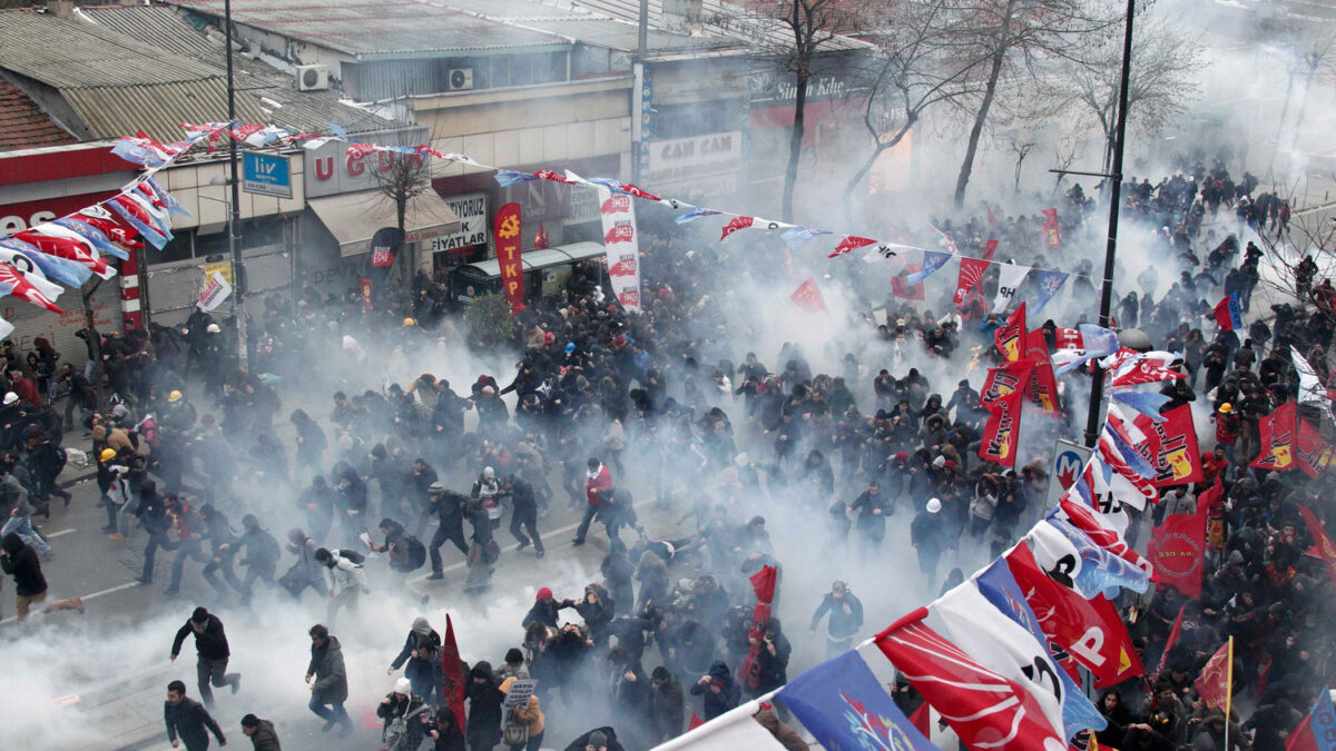 Segunda jornada de protestas en Turquía por la muerte de Berkin Elvan