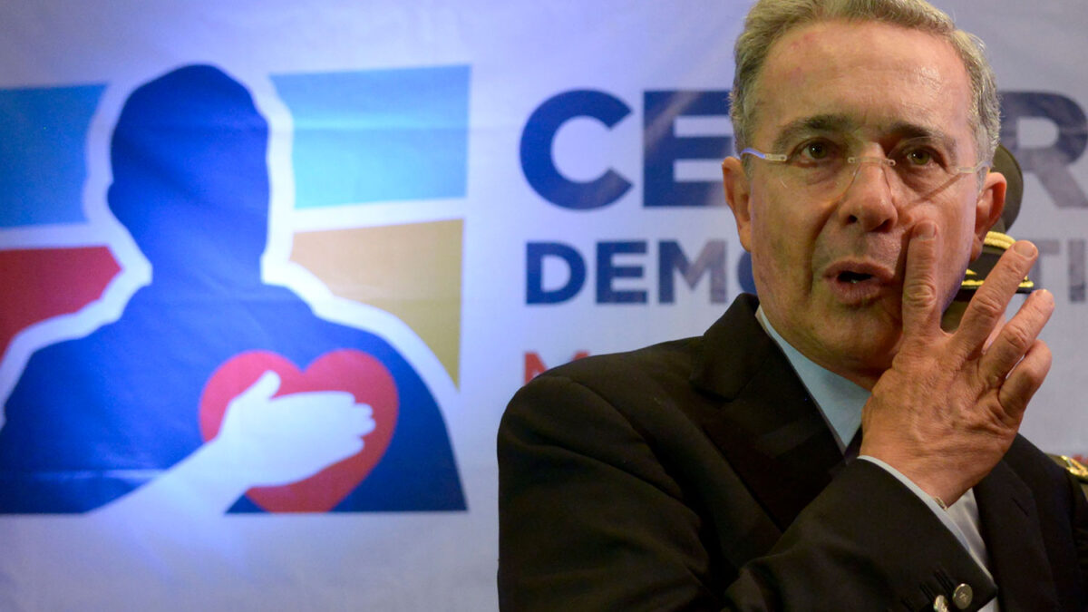 El senador electo, Álvaro Uribe, denuncia irregularidades en los comicios del 9 de marzo