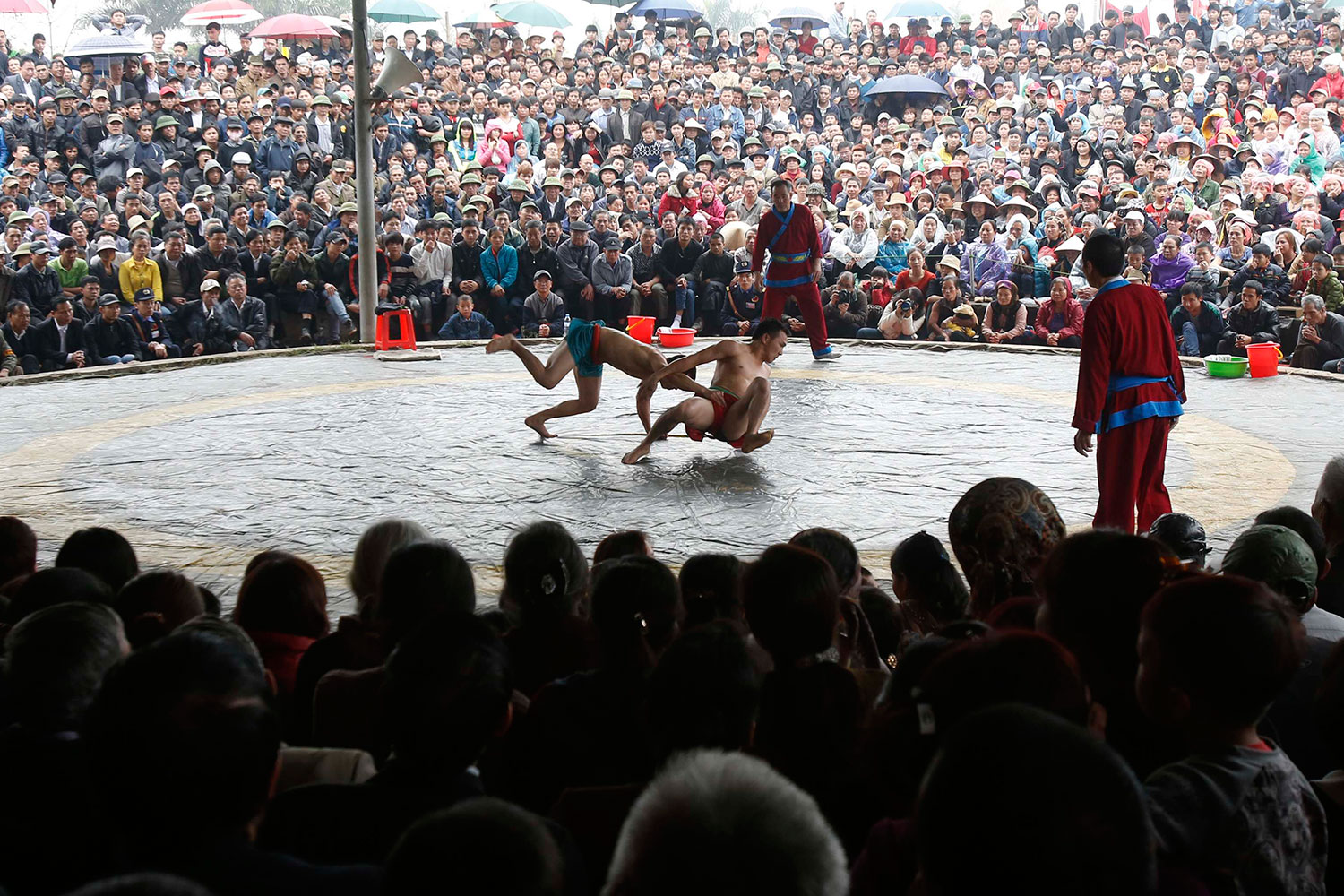 La aldea de Ninh Hiep acoge el festival anual de lucha, Chua Nan