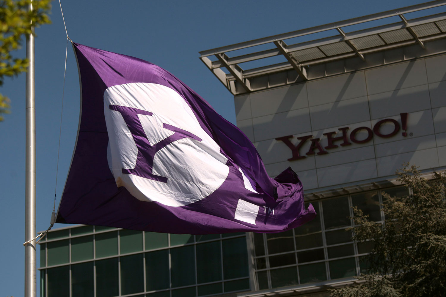 La agencia de espionaje británica almacenó imágenes de webcam de millones de usuarios de Yahoo
