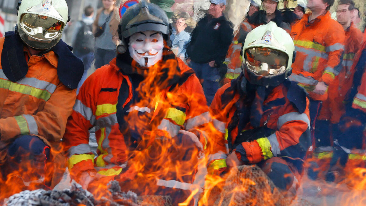 Protesta de bomberos en Bruselas exigen mejores condiciones laborales