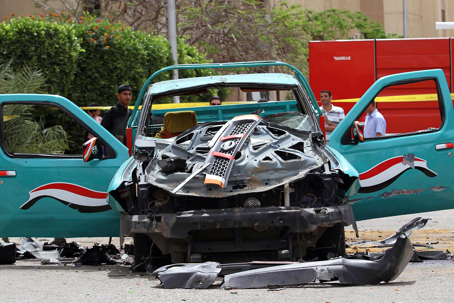 Muere un alto cargo de la policía tras explotar una bomba lapa colocada bajo su coche