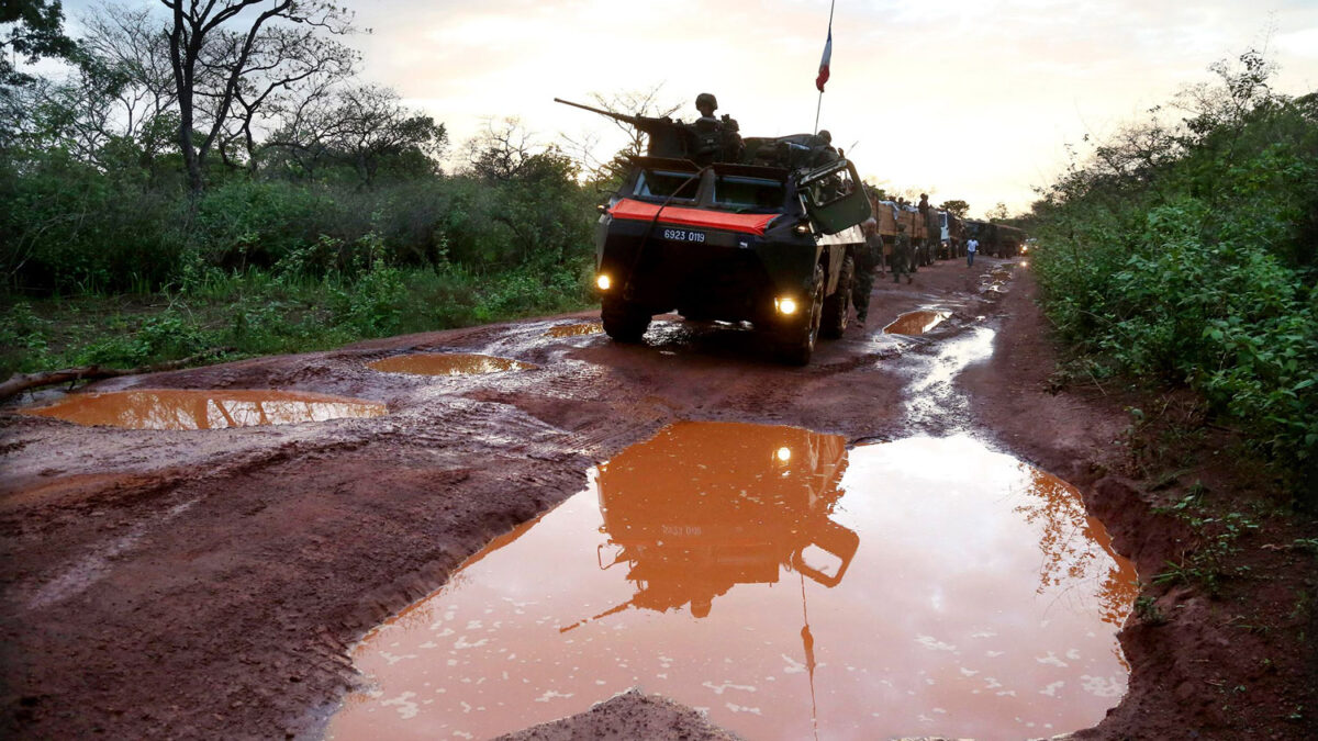 Cientos de musulmanes huyen de Bangui escoltados por los Cascos Azules franceses