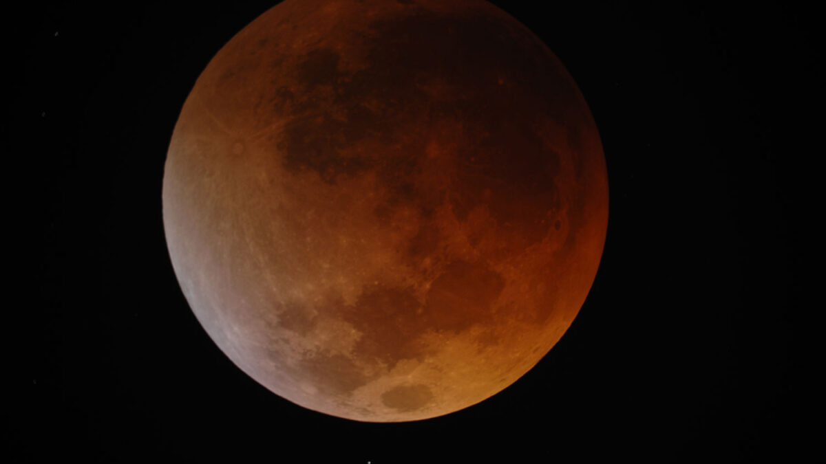 El eclipse de Luna del día 15 de abril podrá verse desde algunos puntos de España