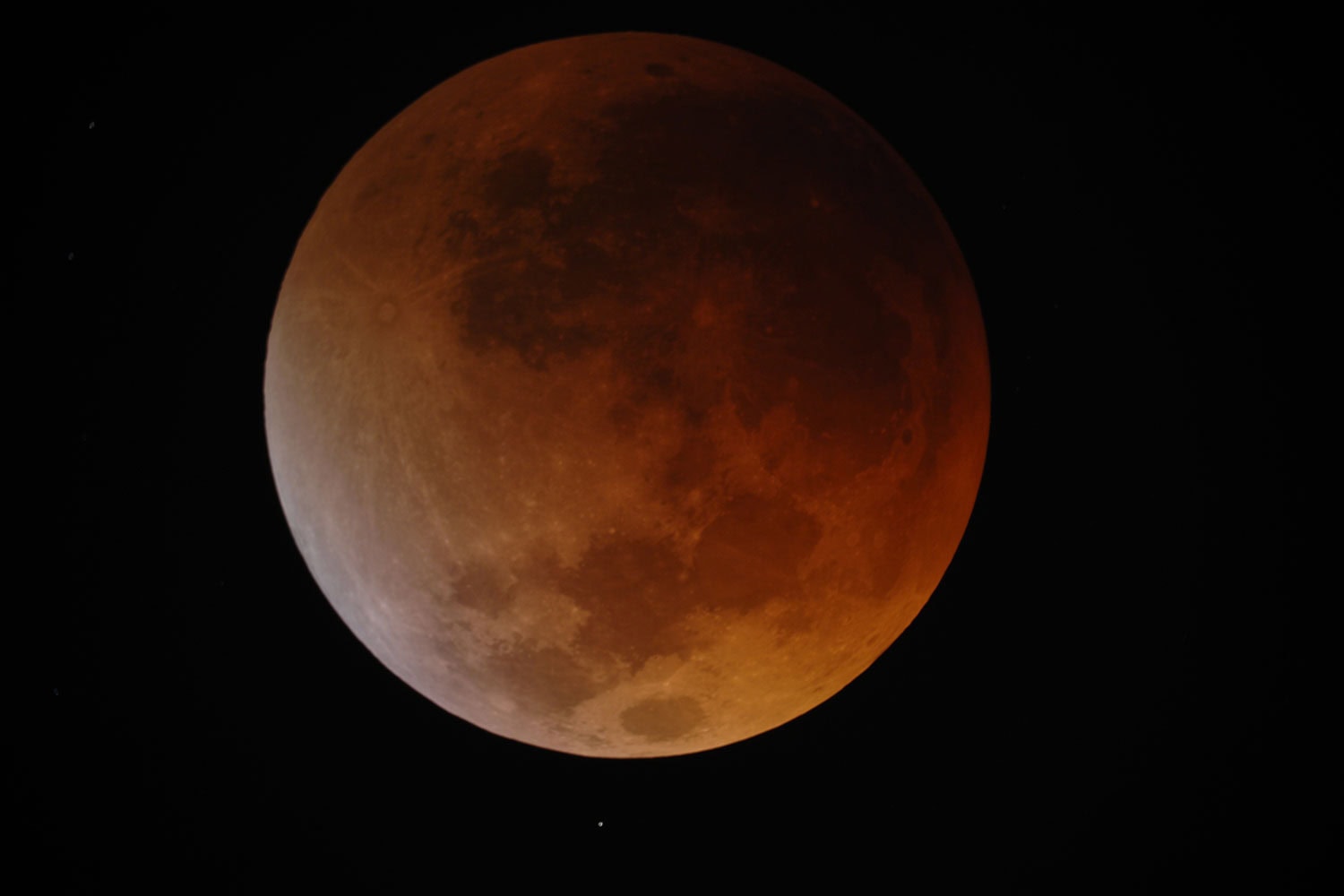 El eclipse de Luna del día 15 de abril podrá verse desde algunos puntos de España