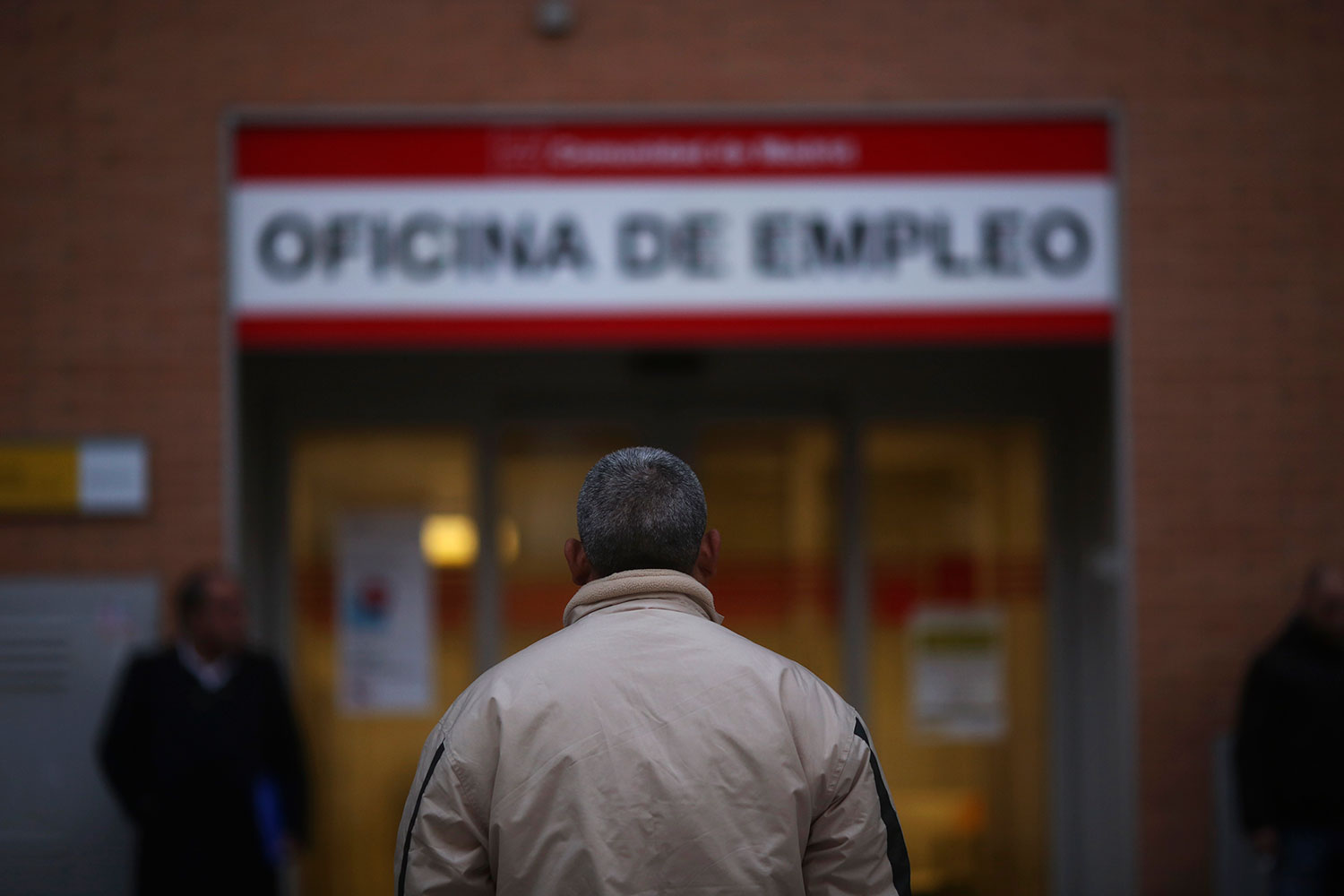 El paro desciende en España en 16.620 personas en marzo