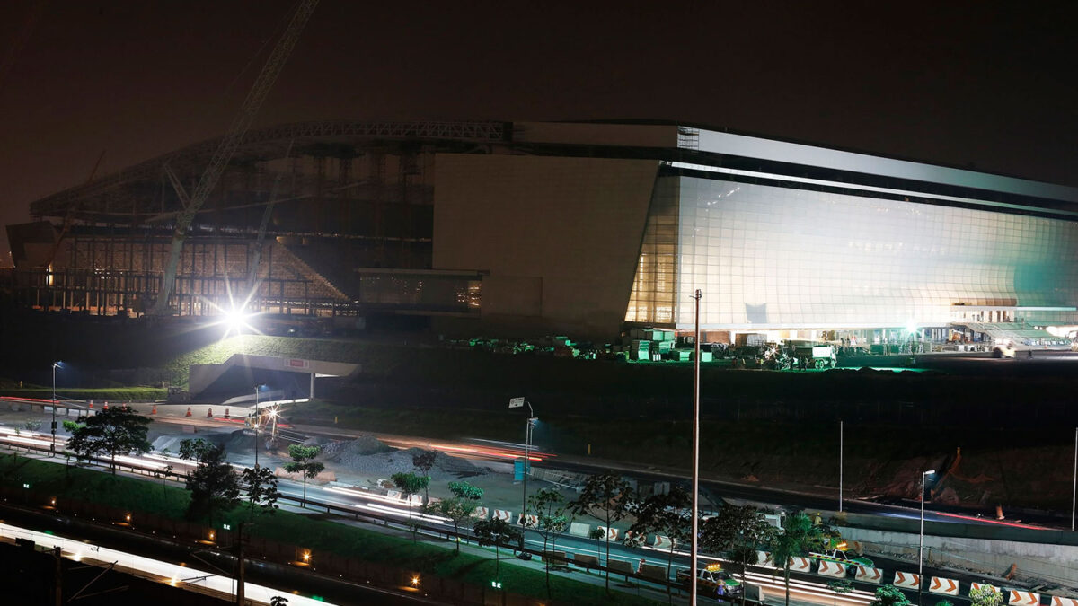 Suspenden las obras del Estadio de Sao Paulo