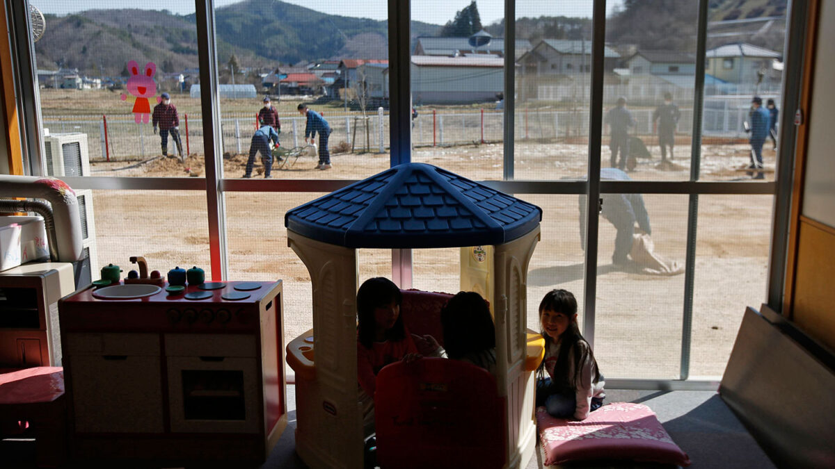 Tres años más tarde y preocupados por la radiación, 350 evacuados de Fukushima regresan a casa