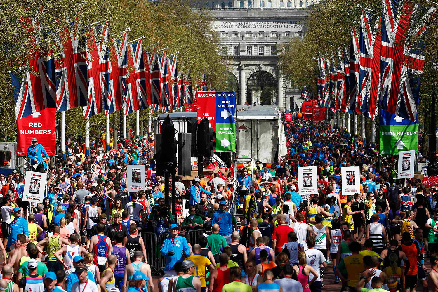 Fallecen dos corredores uno en el maraton de Londres y otro en la Cursa Bombers