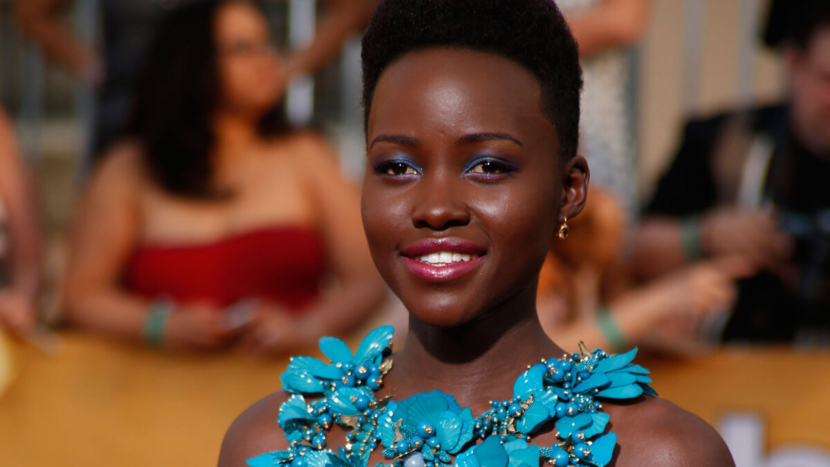 Lupita Nyongó la mujer más bella del mundo según la revista People