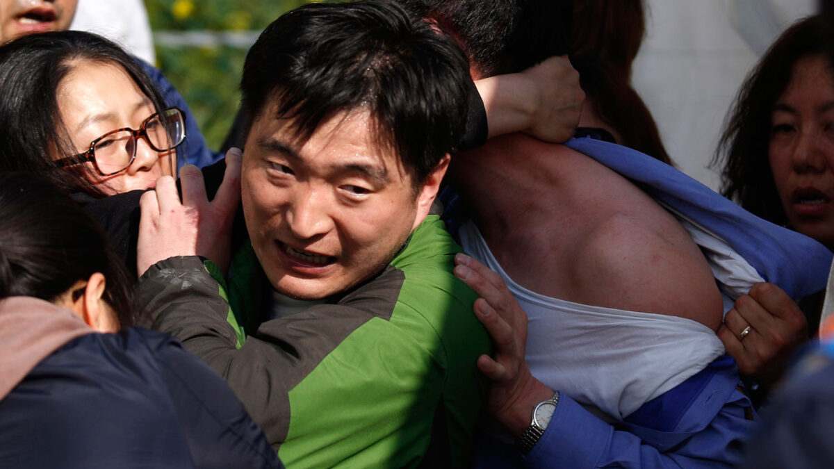 Las lluvias dificultan el rescate de los pasajeros perdidos en el naufragio del Sewol