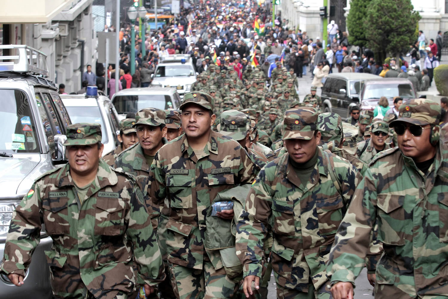 Más de 700 militantes cesados en Bolivia acusados de 