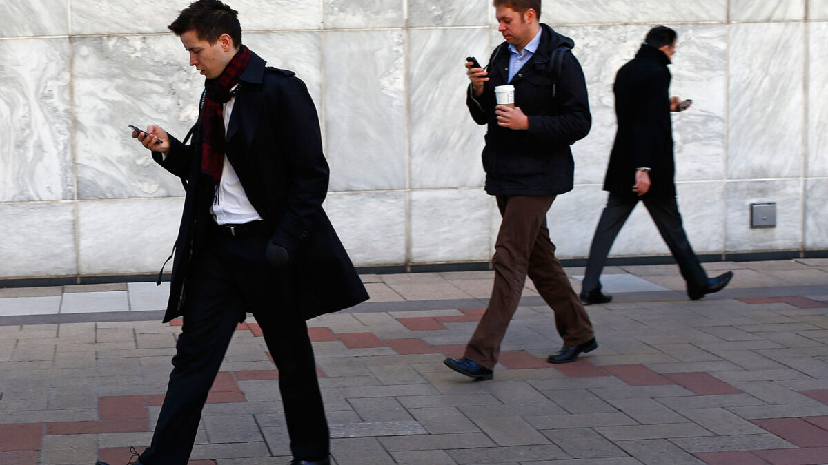 Francia acuerda con los trabajadores apagar el teléfono a partir de las 18h.