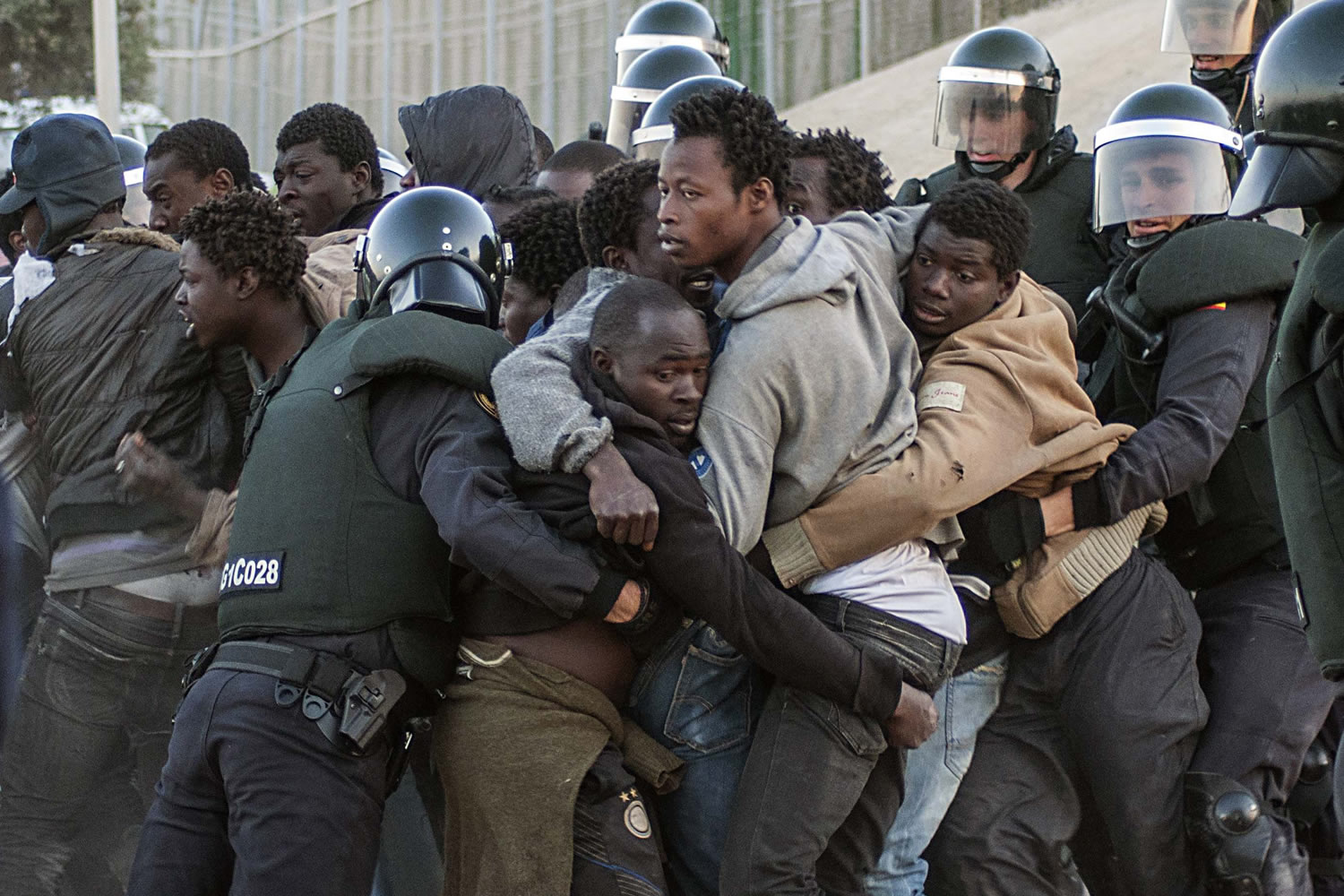 Nuevo salto masivo a la valla de Melilla. Al menos 20 inmigrantes logran cruzar la frontera
