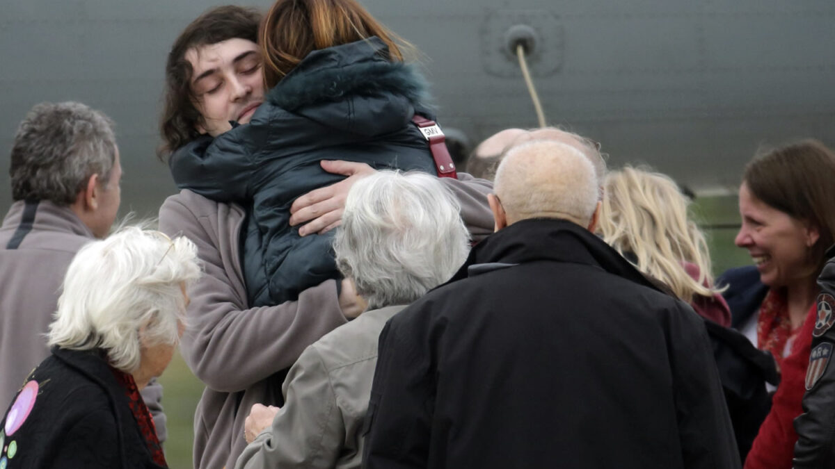 Regresan a casa cuatro periodistas franceses tras diez meses de secuestro en Siria