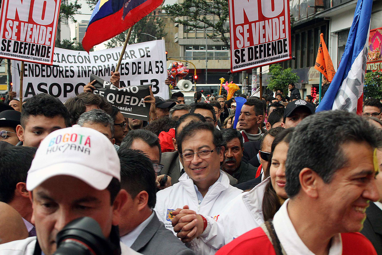 Juan Manuel Santos restituye a Gustavo Petro como alcalde de Bogotá