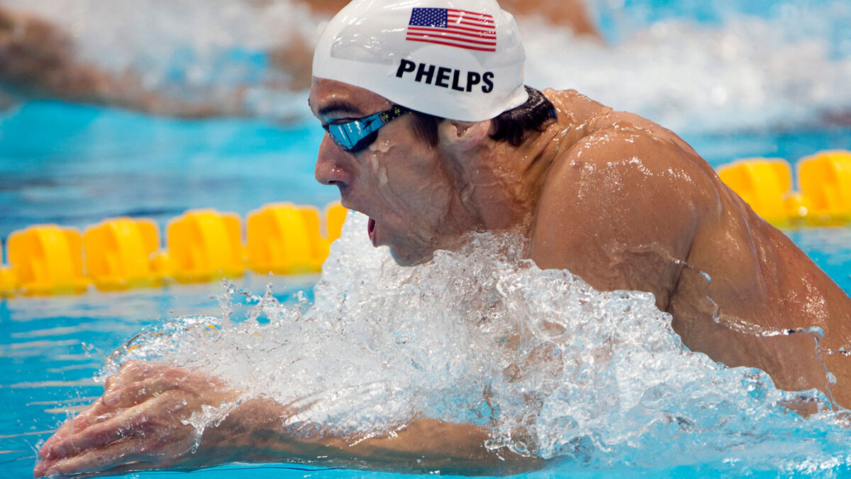 Michael Phelps vuelve a la competición tras 2 años de ausencia