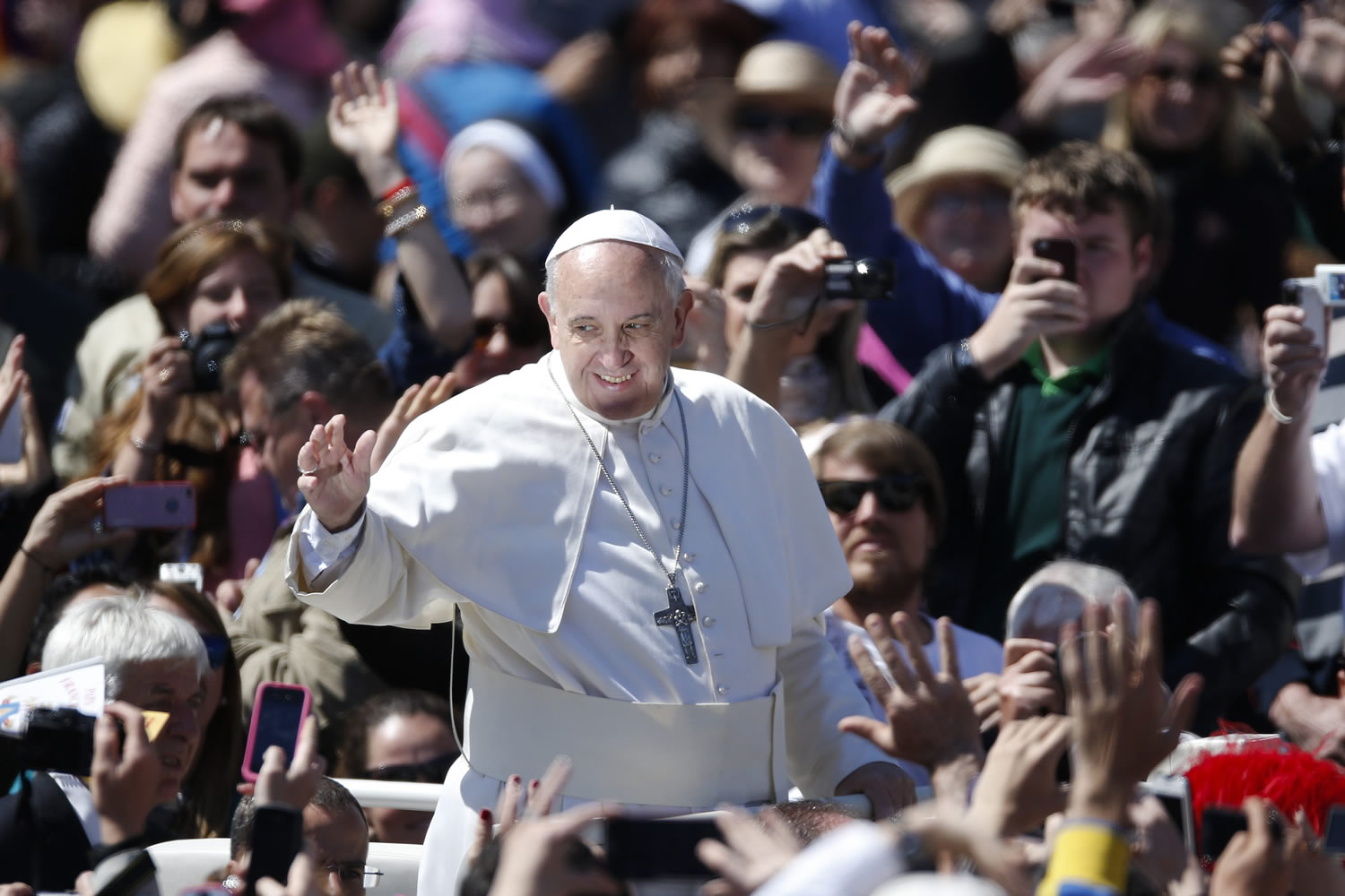 El Papa Francisco pide en Pascua por la paz en Ucrania, Siria y Venezuela