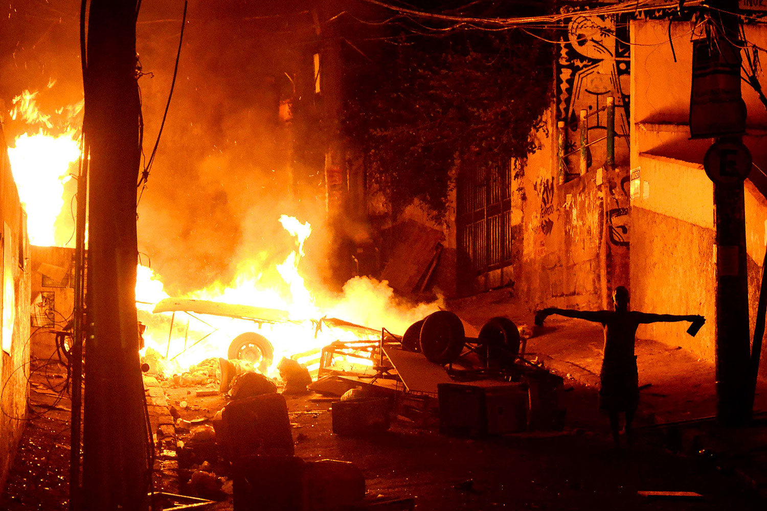 A 51 días del Mundial, violentos disturbios recorren Río de Janeiro