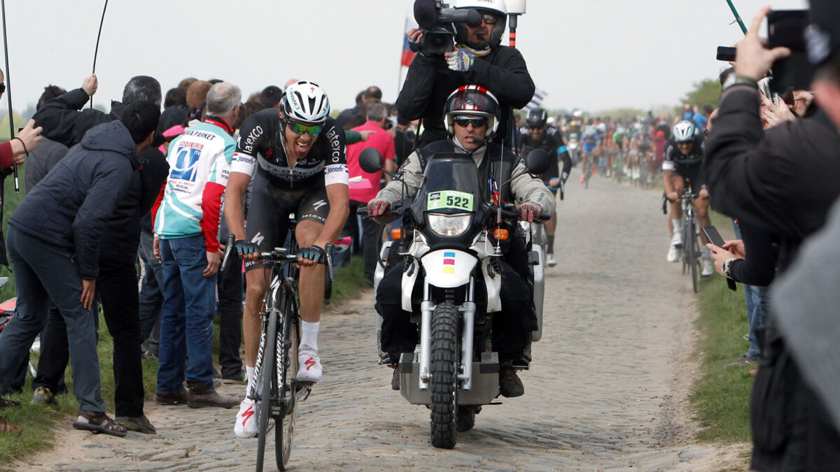 Niki Terpstra gana la clásica francesa París Roubaix