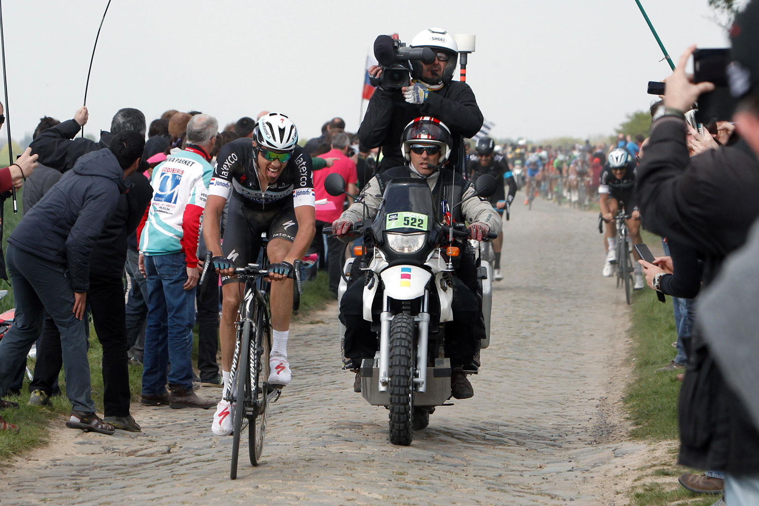 Niki Terpstra gana la clásica francesa París Roubaix