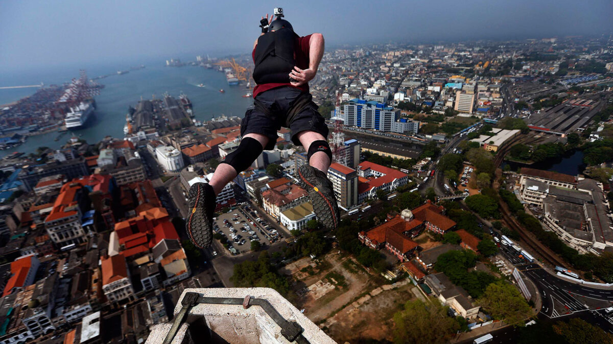 Christian Newman busca lugares de salto base para organizar un concurso Internacional