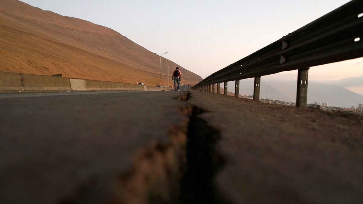 Chile sufre una fuerte réplica y registra un seísmo de 7,6