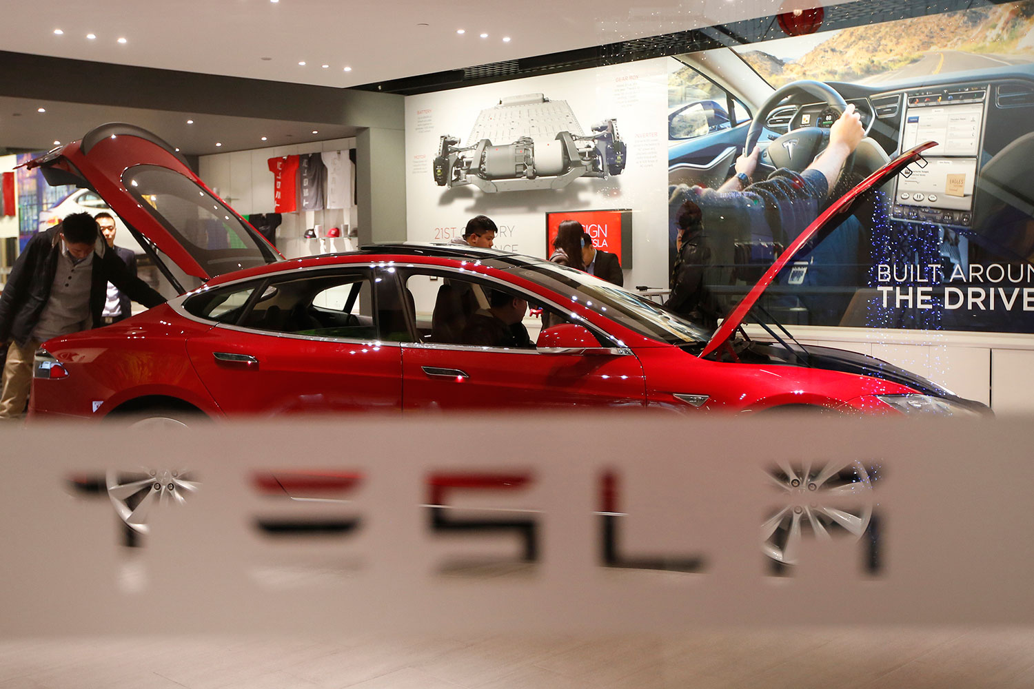 Telefónica acuerda con Tesla la prestación de conectividad al Modelo S