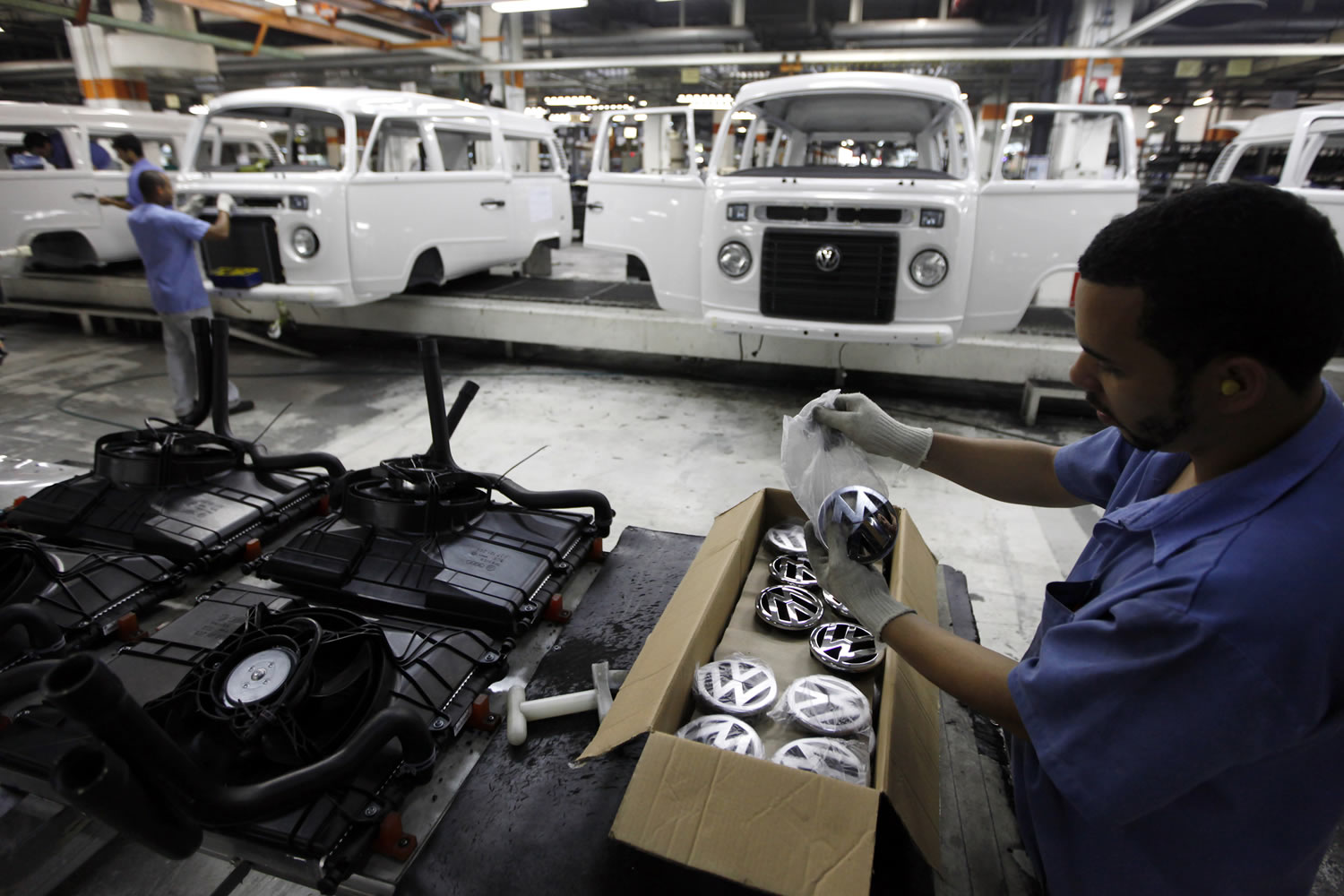 Unos 900 trabajadores de las plantas de Volkswagen AG en Brasil serán despedidos