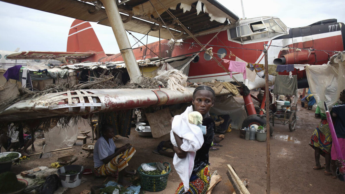 La UE se está haciendo con la seguridad del aeropuerto de refugiados de Bangui