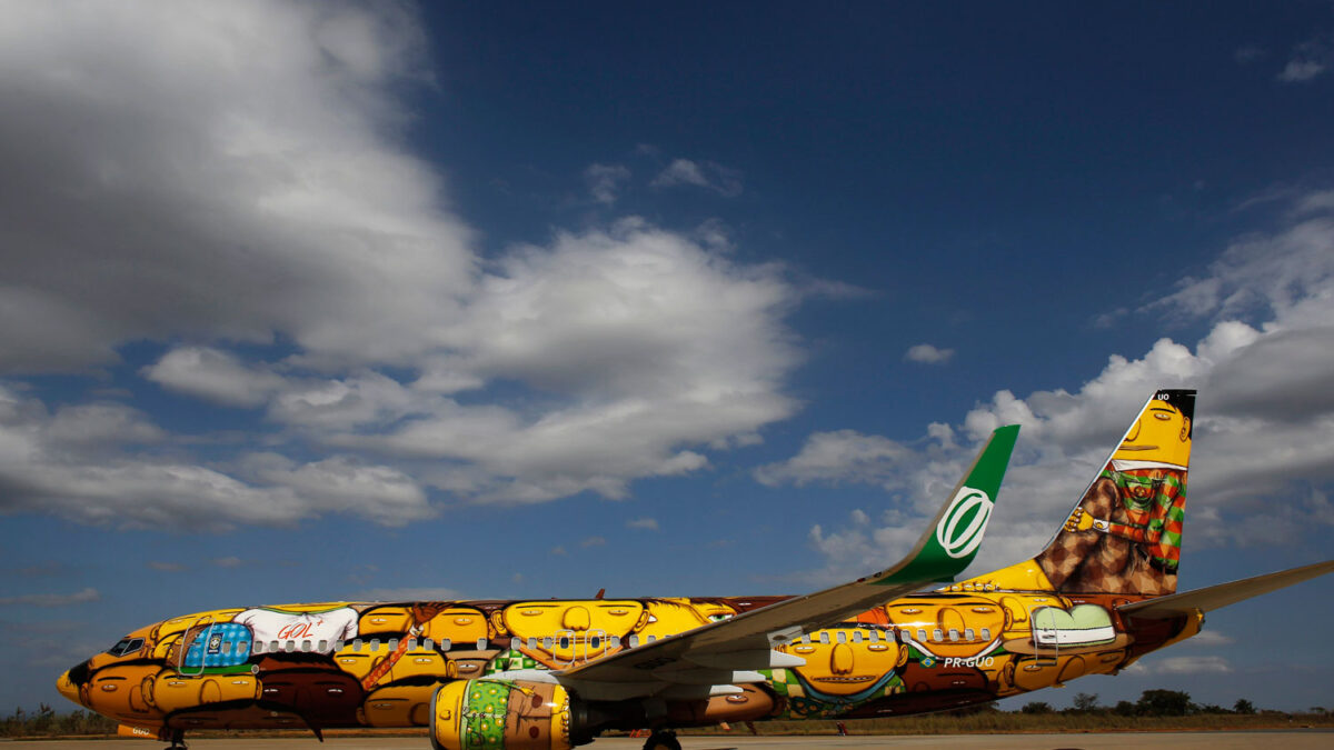 Presentan el Boeing 737 de la selección brasileña