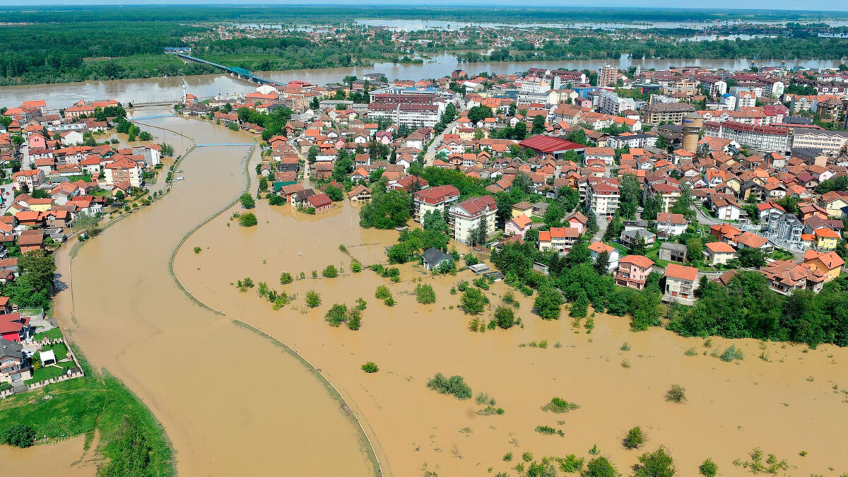 Las riadas en Bosnia podrían desenterrar las más de 120.000 minas terrestres