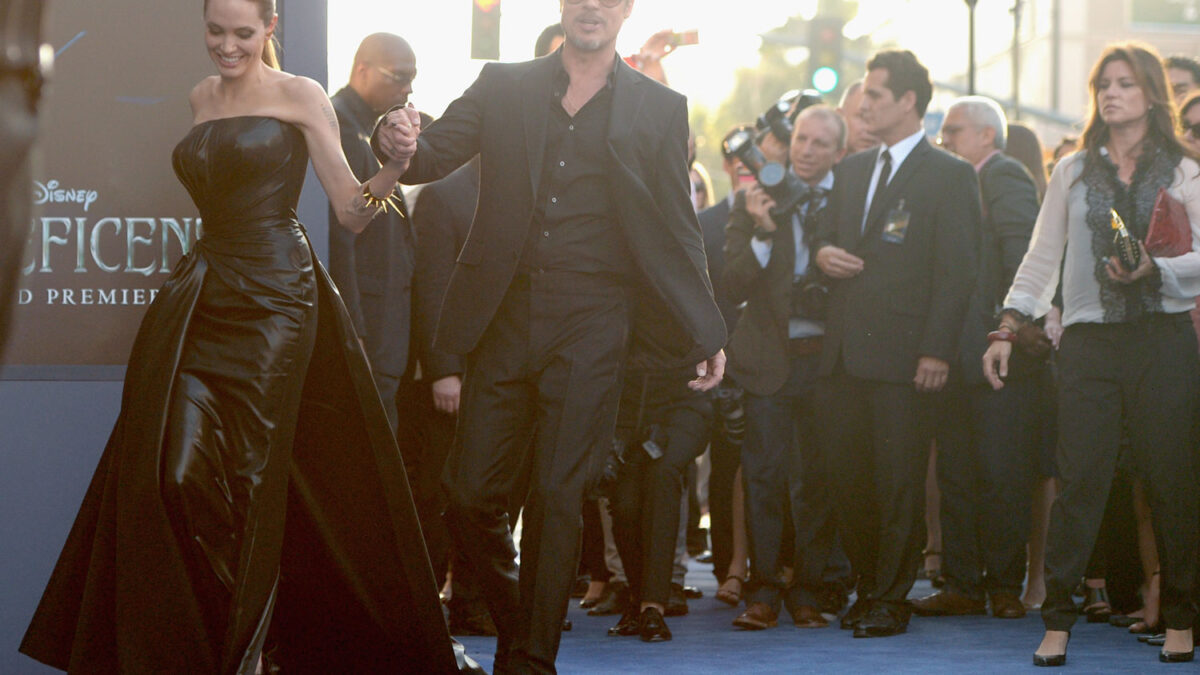 Un periodista ucraniano golpea a Brad Pitt en el estreno de Maléfica