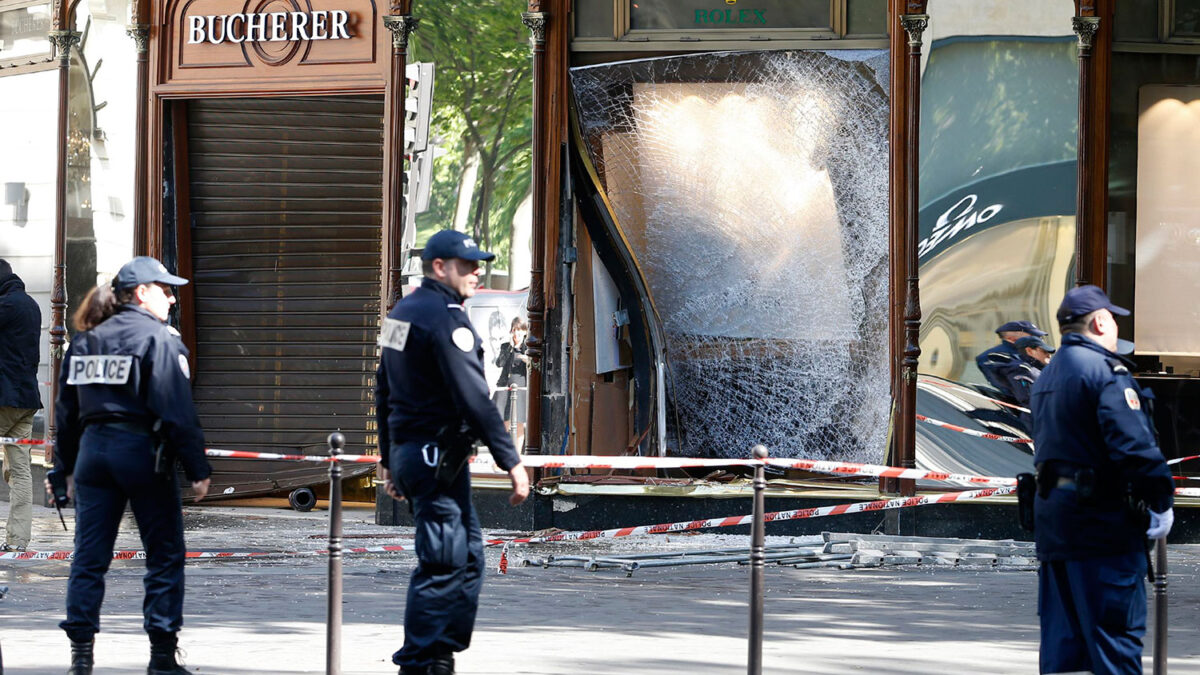 Atracan una relojería de lujo en París