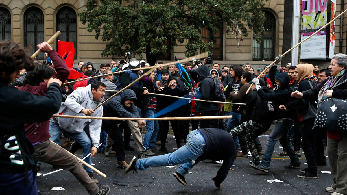 La marcha estudiantil de Chile concluye con enfrentamientos