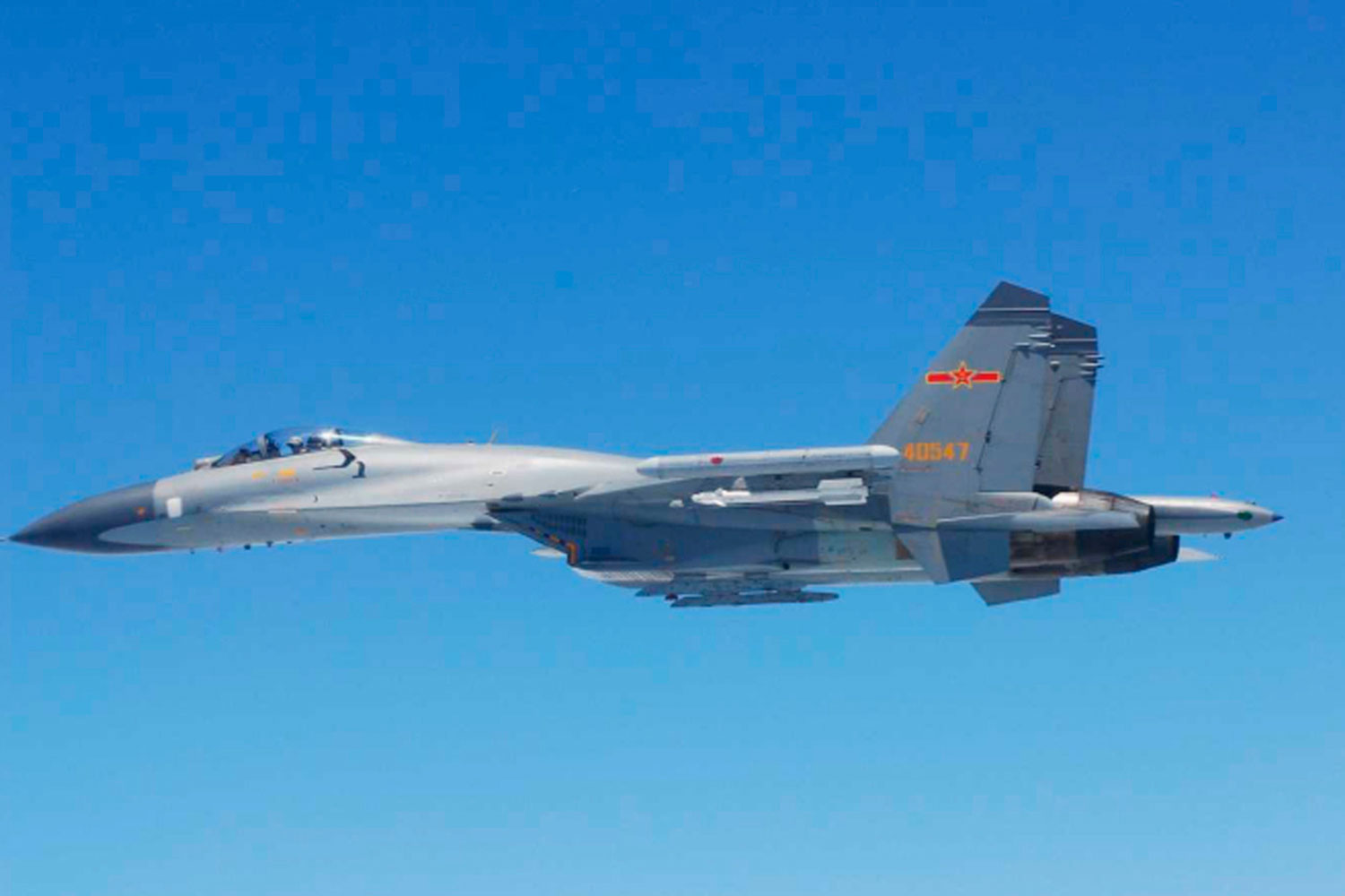China realiza maniobra de advertencia aérea contra Japón