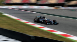 Lewis Hamilton domina en los primeros entrenamientos del Gran Premio de España