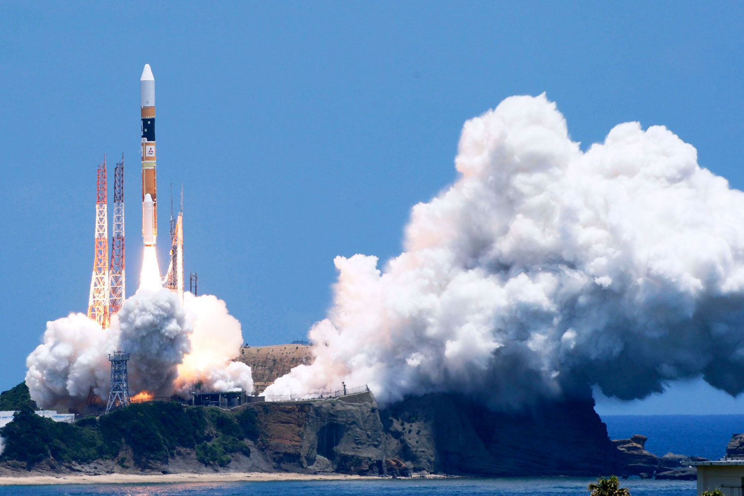 Japón lanza con éxito un satélite de observación terrestre