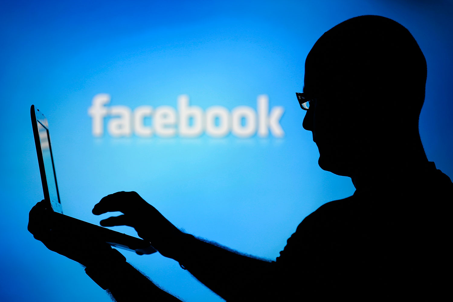 En Facebook existen más de 100 millones de cuentas duplicadas o de usuarios falsos.
