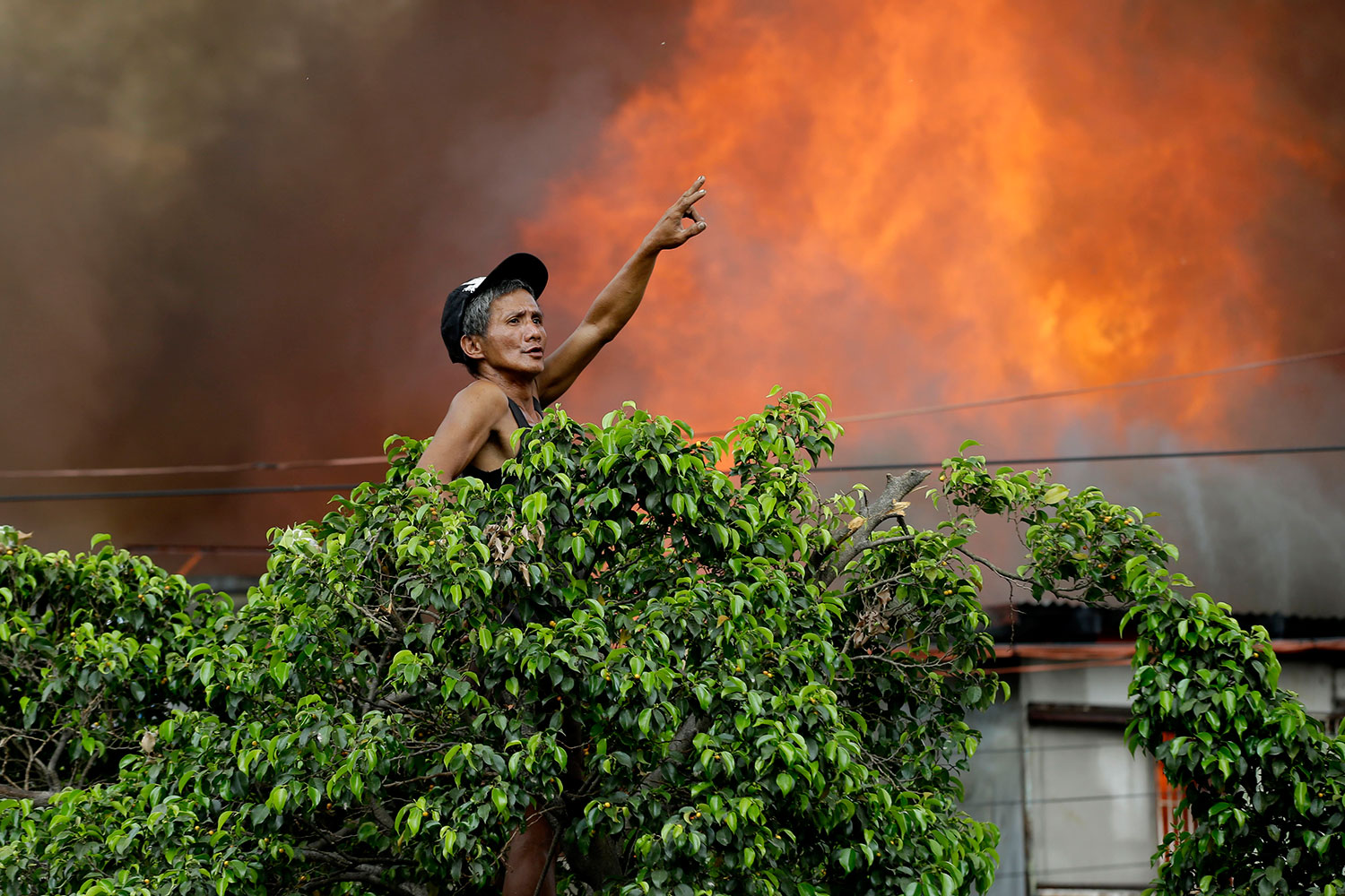 Mueren al menos tres personas en un incendio en Manila