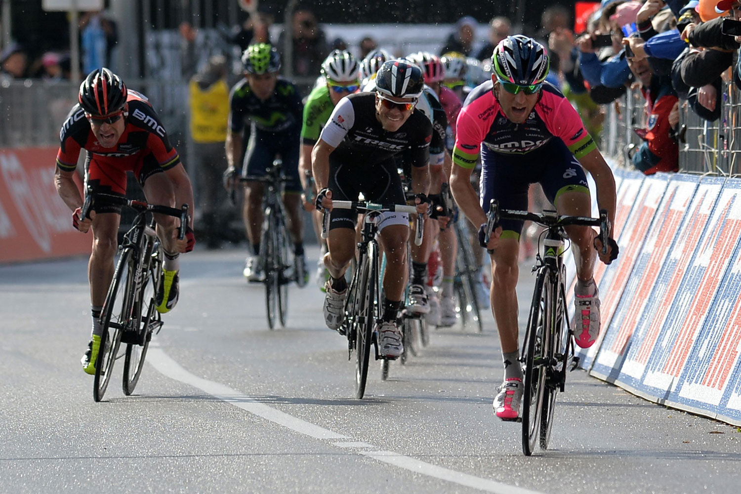 Diego Ulissi consigue su segunda victoria de etapa en el Giro de Italia