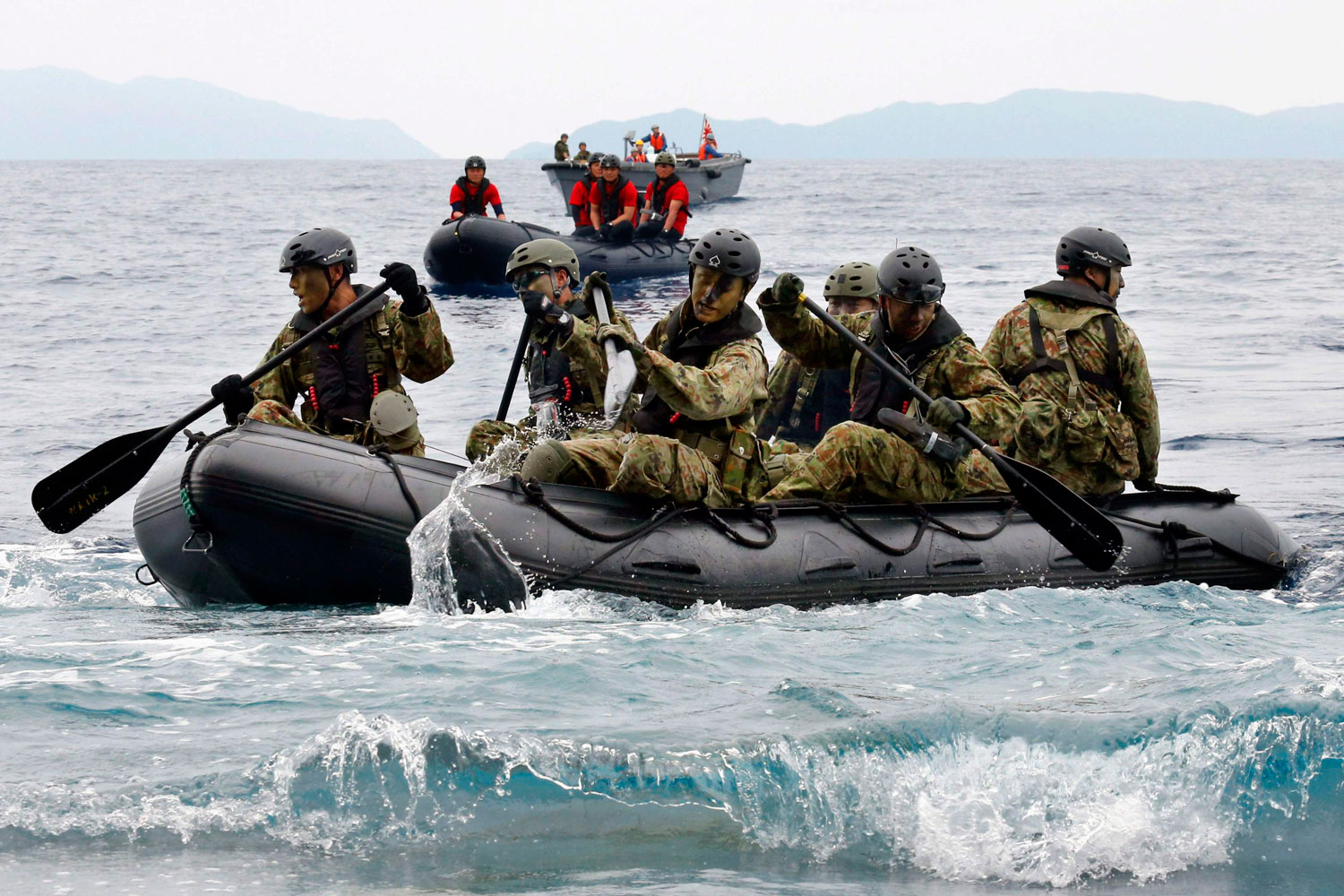 Japón simula la reconquista de las disputadas islas del Mar Oriental de China