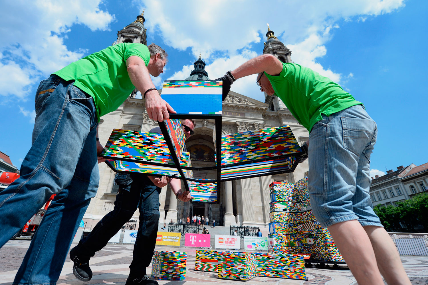 En Budapest quieren construir una torre de 36 metros de altura con piezas de Lego