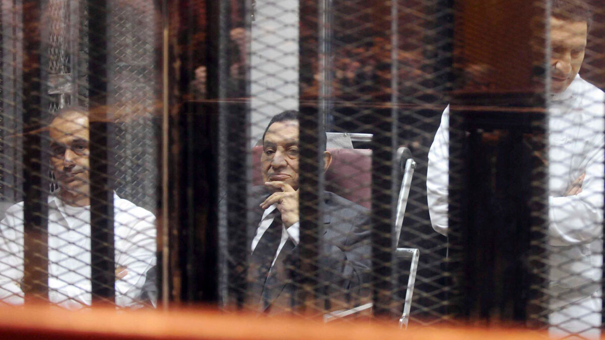 Mubarak y sus hijos, condenados a tres y cuatro años, por malversación de fondos públicos