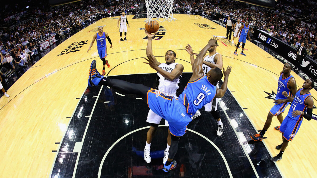 San Antonio se impone a Oklahoma City por 117-89