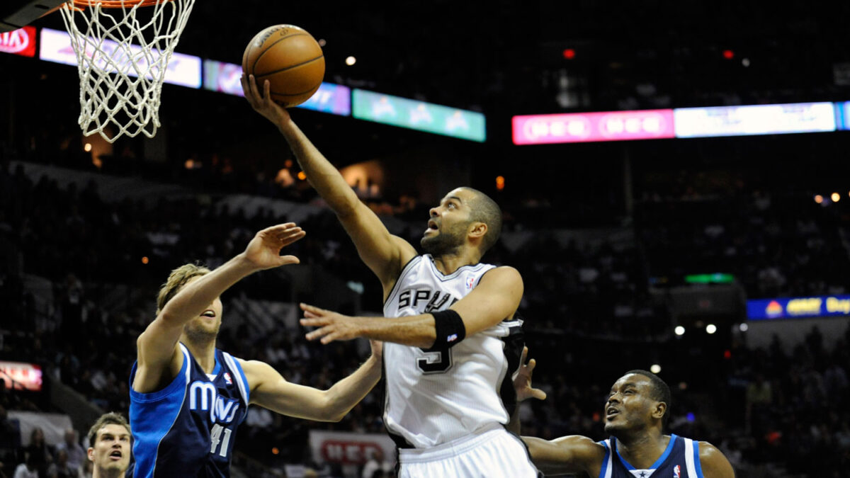 Tony Parker dirige a los Spurs a la victoria