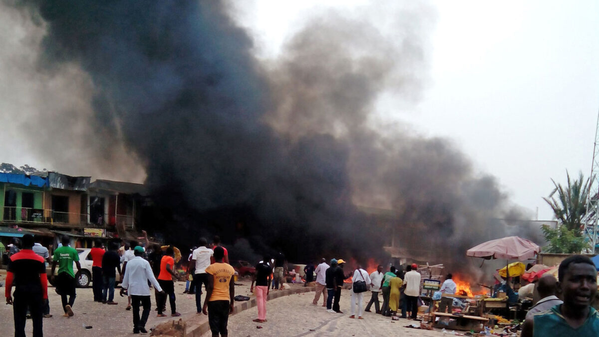 118 muertos tras dos coches bomba en una estación de autobuses y un mercado en Jos