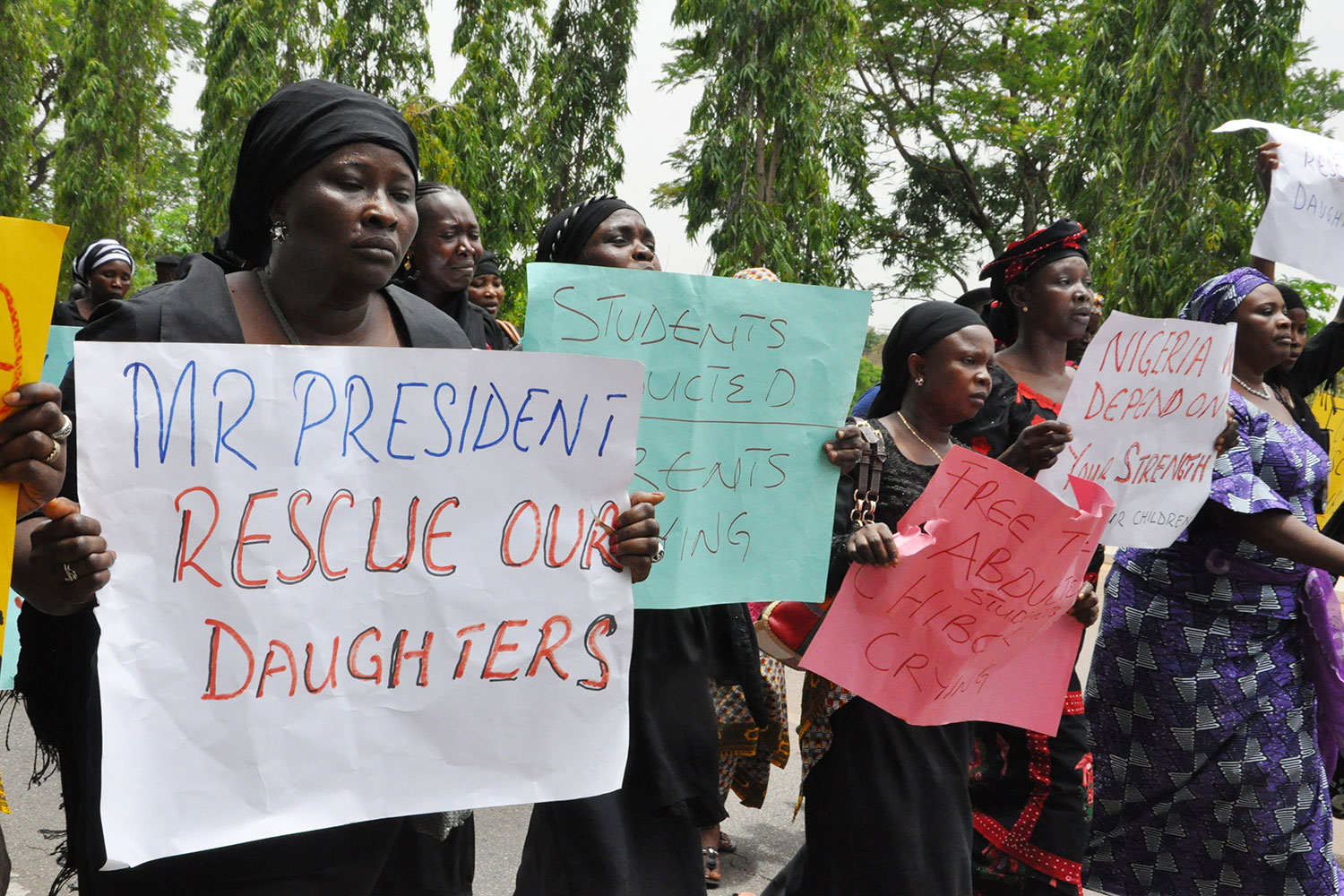 Una marcha exige al gobierno nigeriano más acciones en la búsqueda de las niñas secuestradas