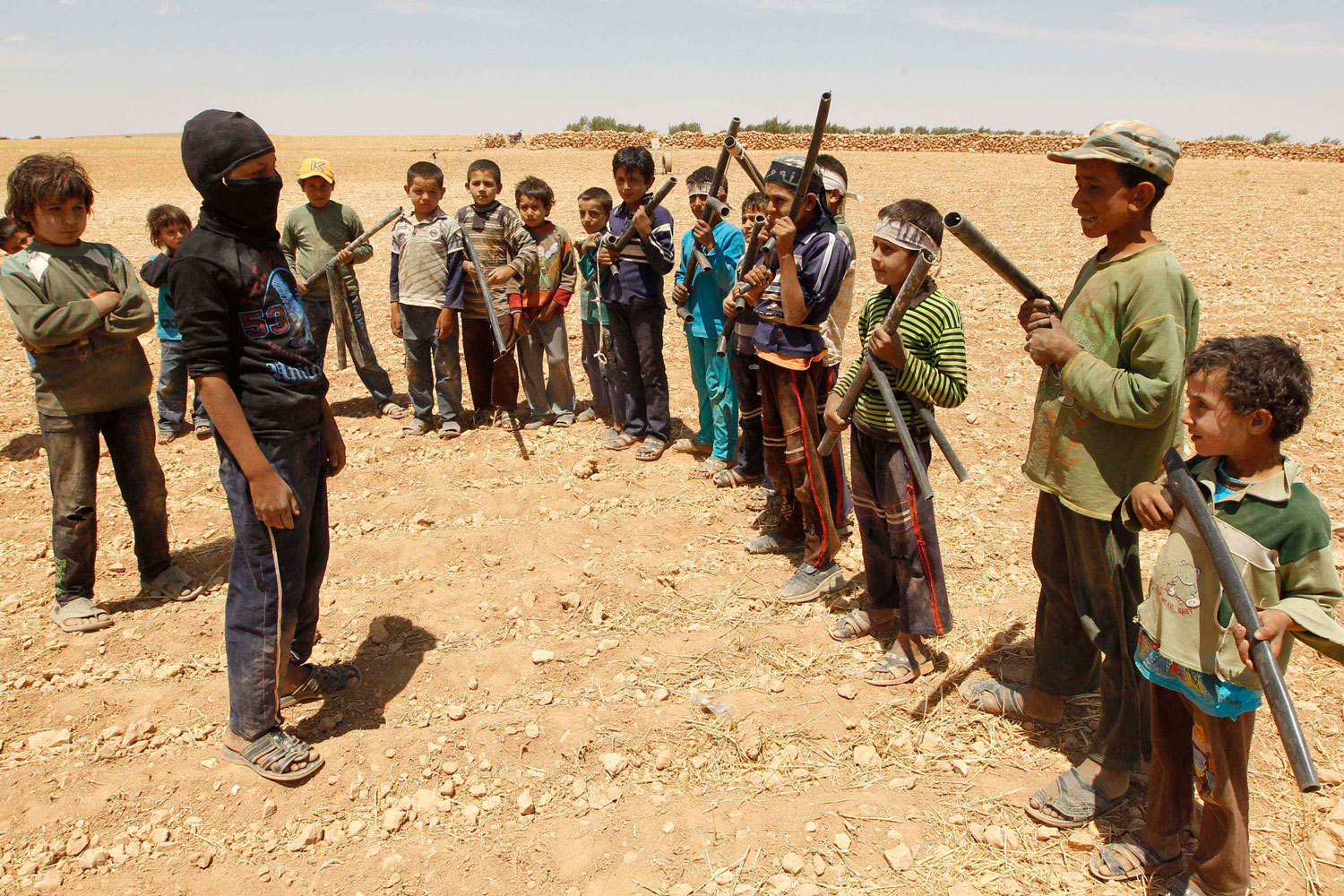 El Ejército Libre de Siria (ELS) recluta y entrena niños